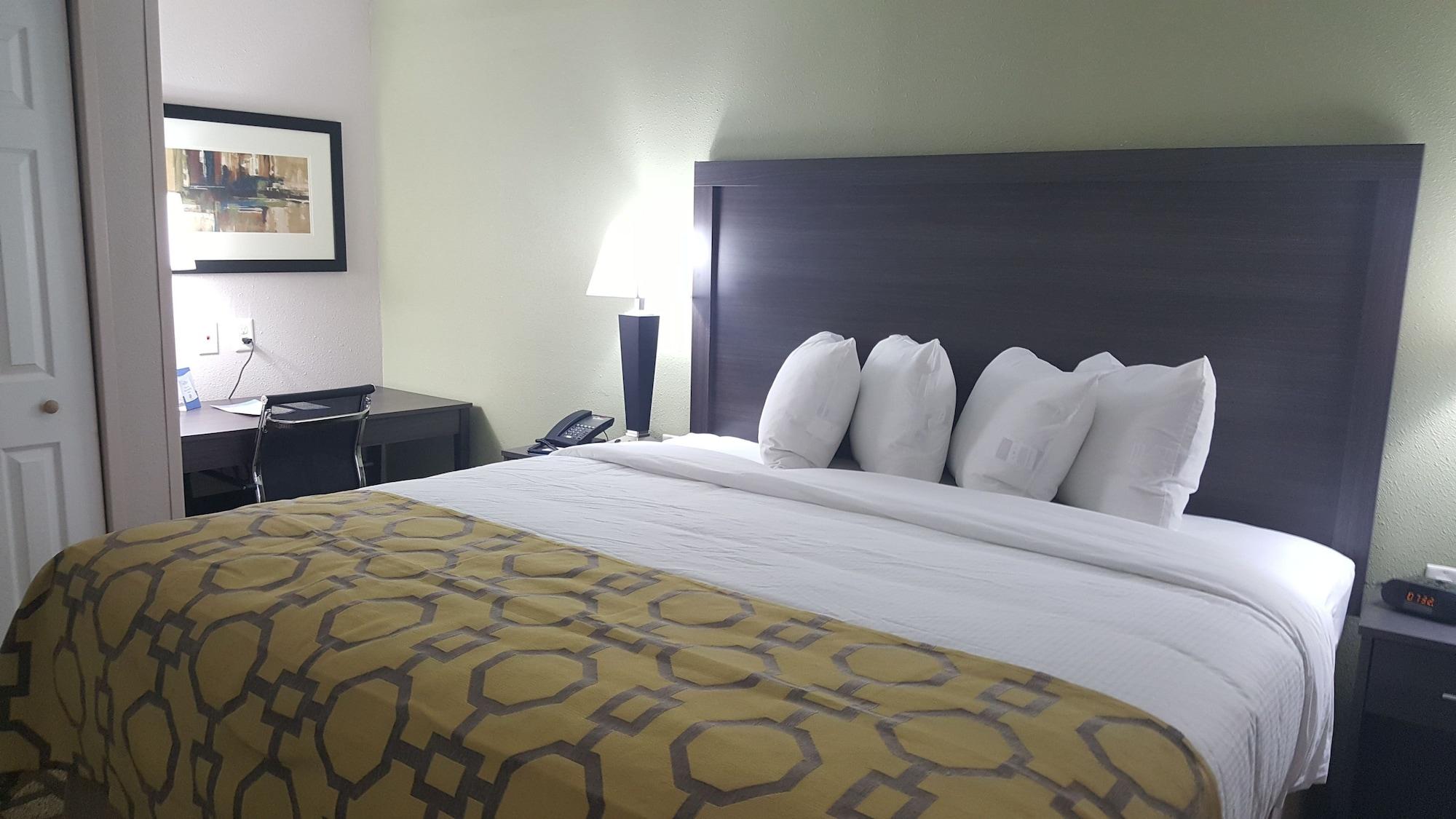 Baymont By Wyndham Clarksville Bagian luar foto