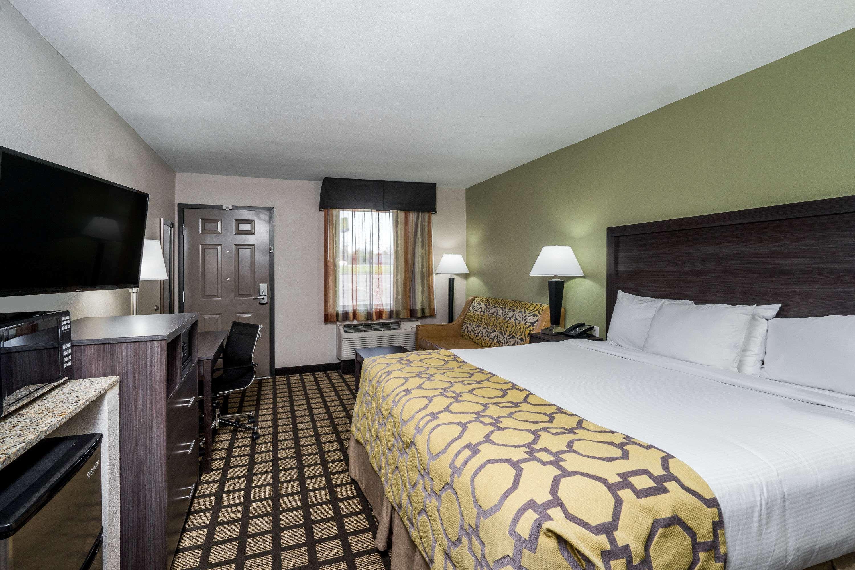 Baymont By Wyndham Clarksville Bagian luar foto