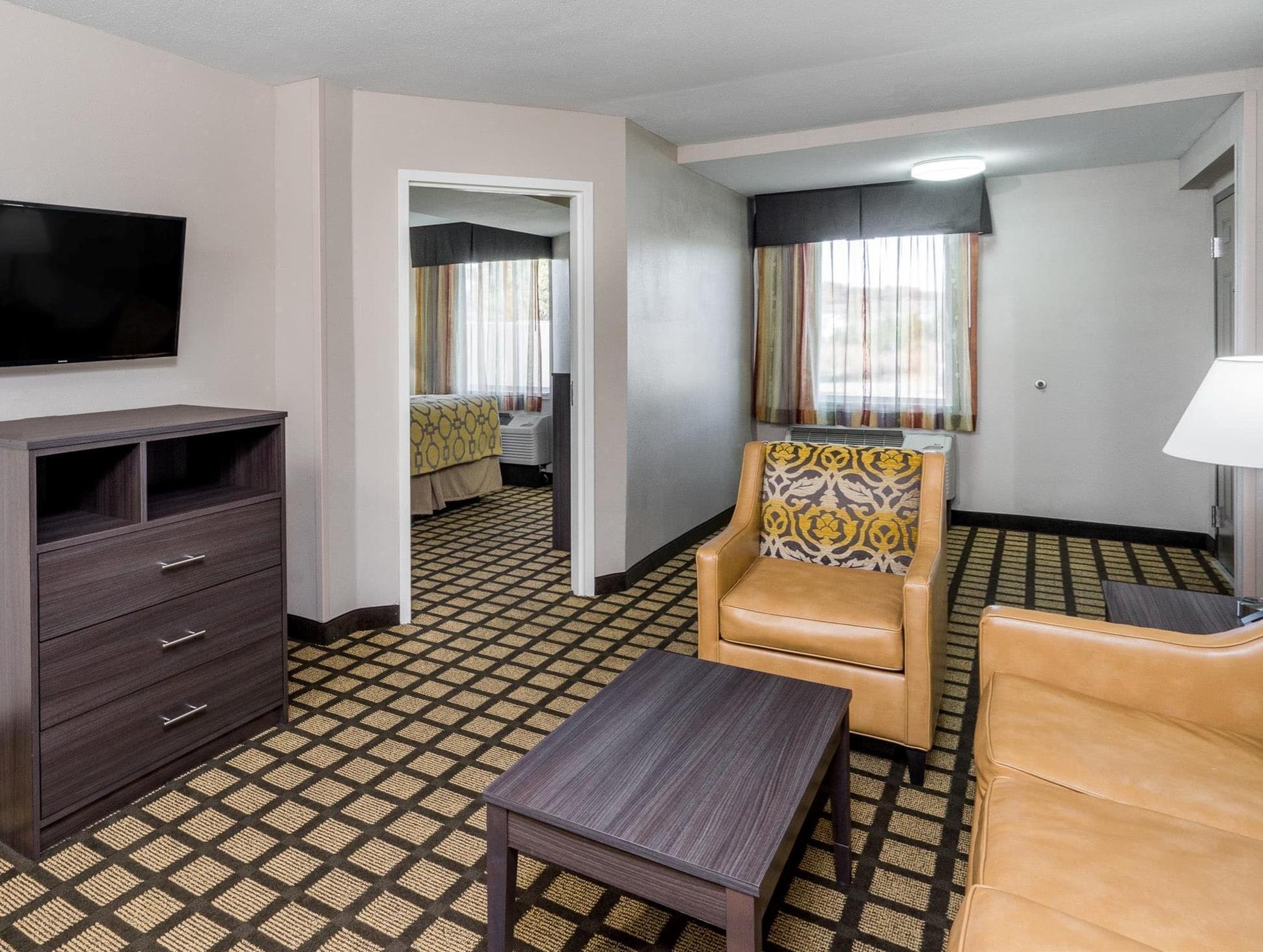 Baymont By Wyndham Clarksville Bagian luar foto