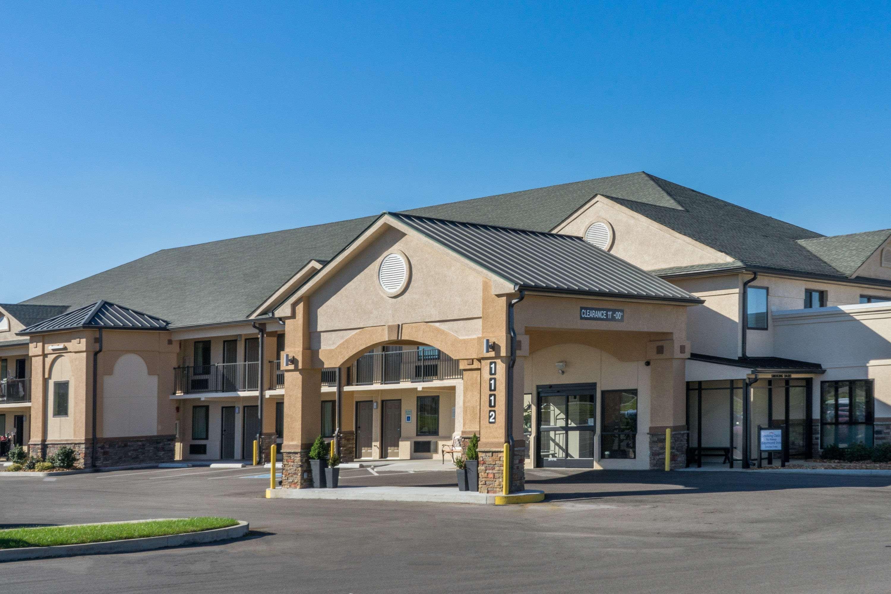 Baymont By Wyndham Clarksville Bagian luar foto
