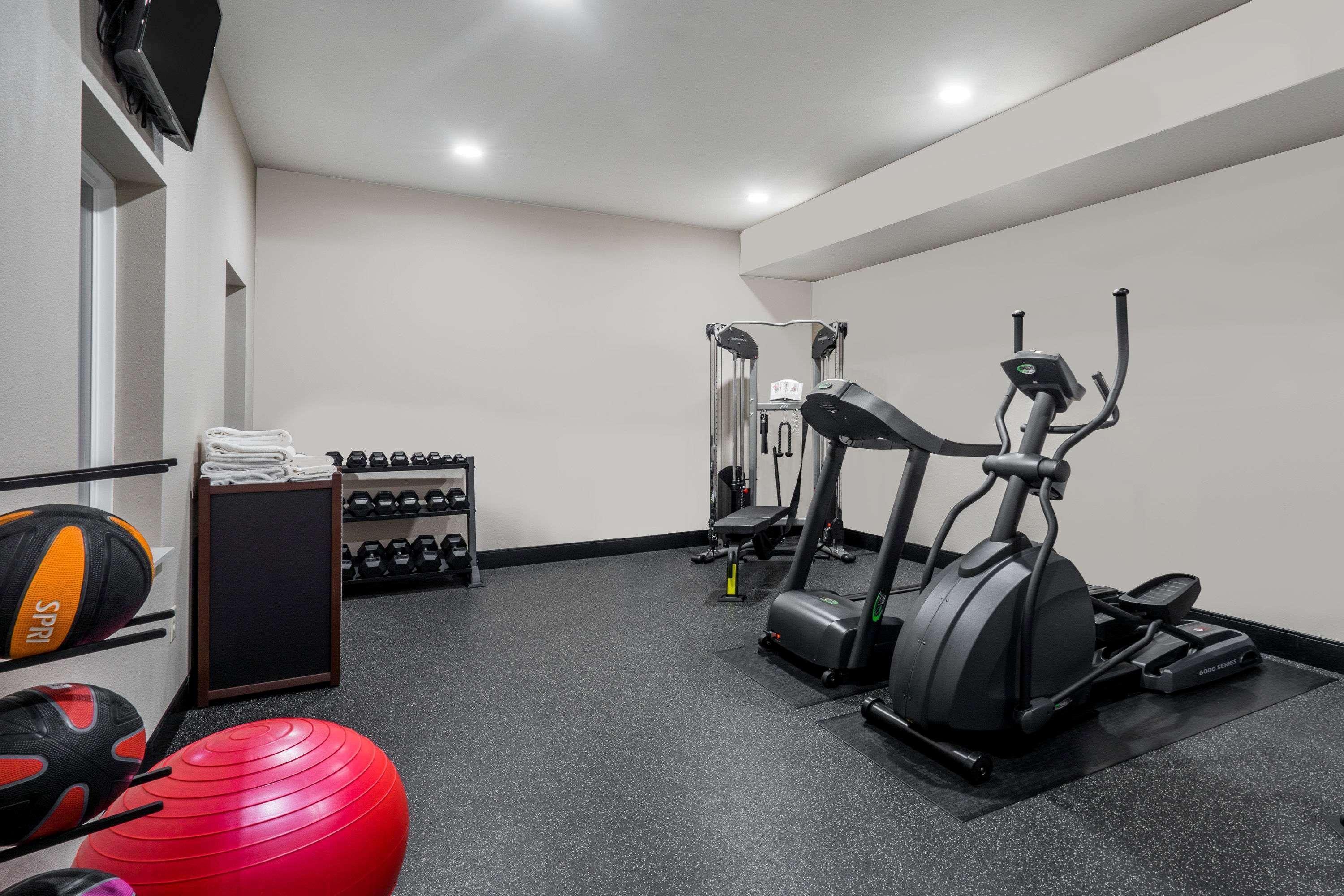 Baymont By Wyndham Clarksville Bagian luar foto