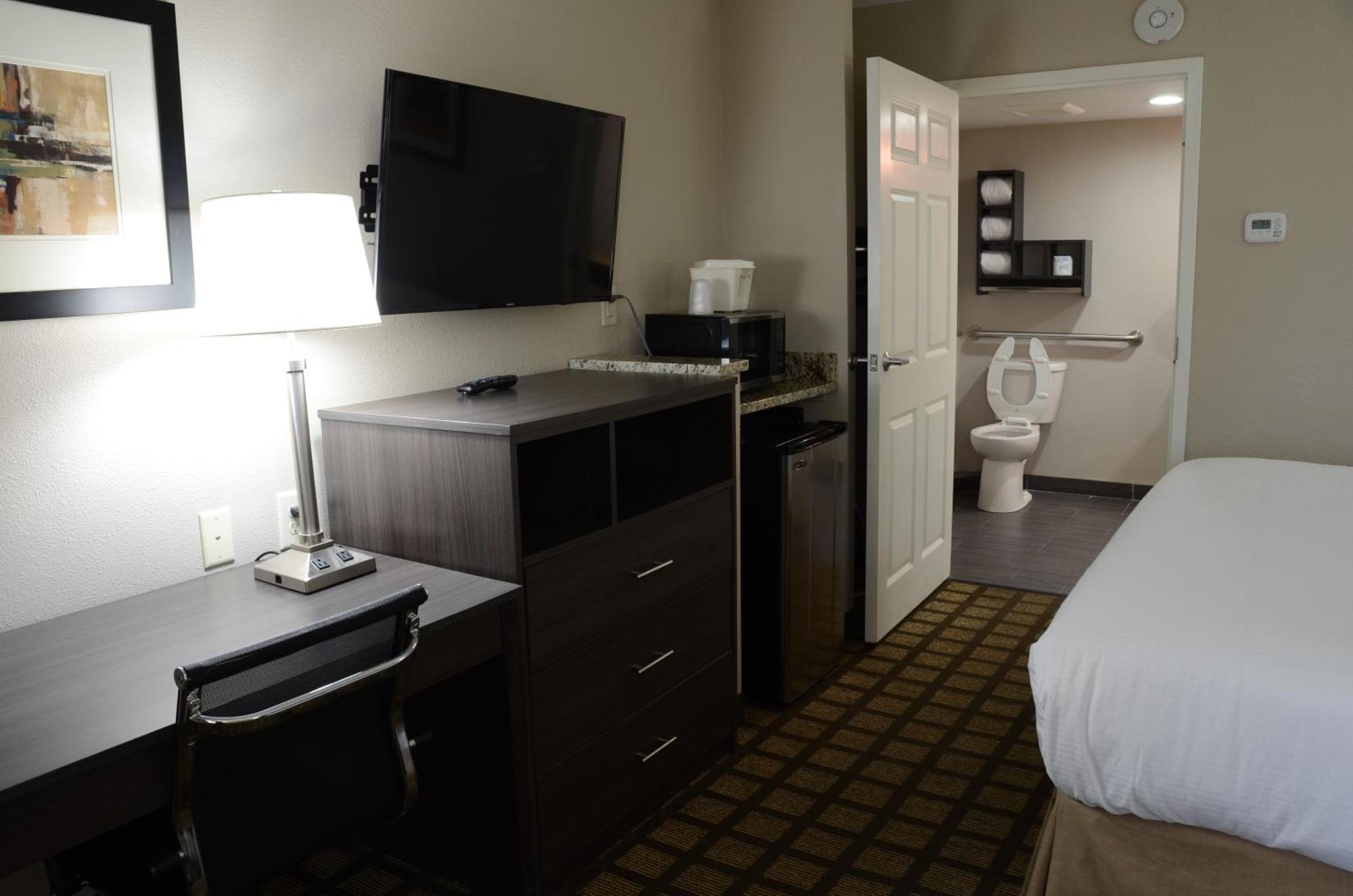 Baymont By Wyndham Clarksville Bagian luar foto