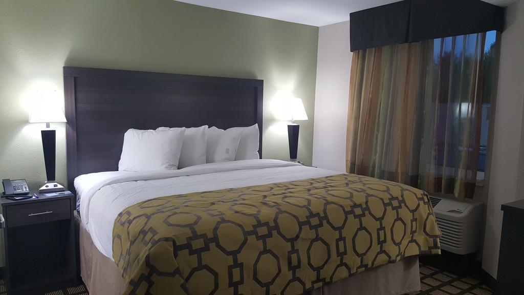 Baymont By Wyndham Clarksville Bagian luar foto